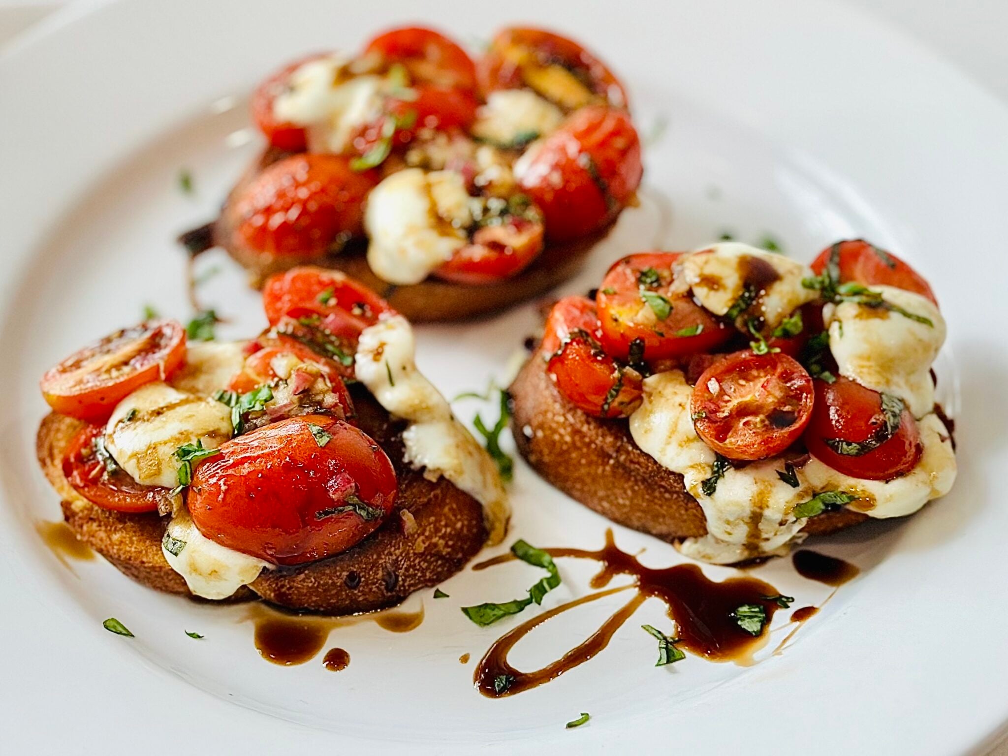 Tomato and Mozzarella Bruschetta with Balsamic Drizzle