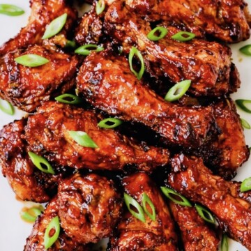 Sweet and Spicy Sriracha Chicken Wings